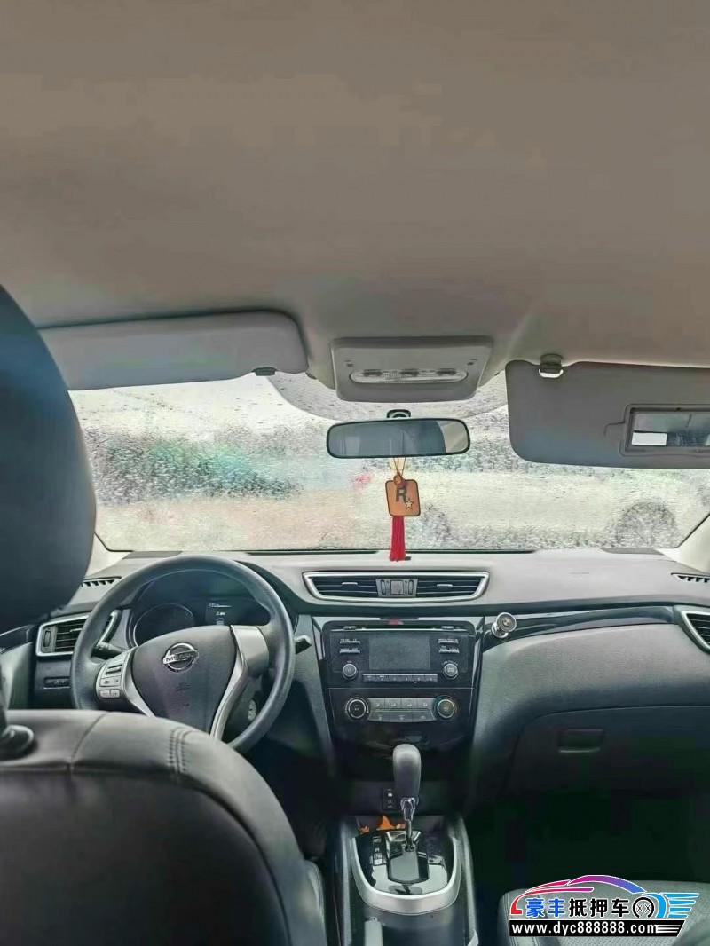 17年日产逍客轿车抵押车出售