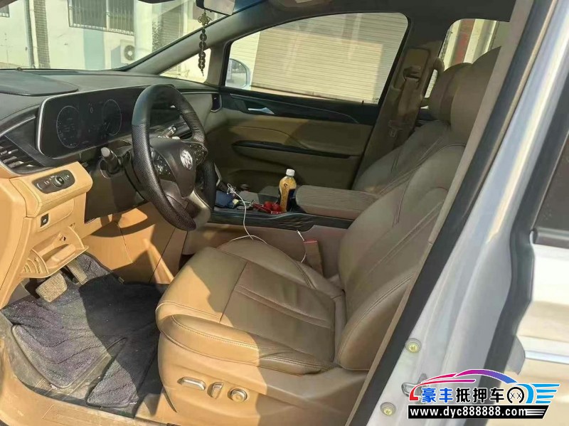 20年别克GL8轿车抵押车出售