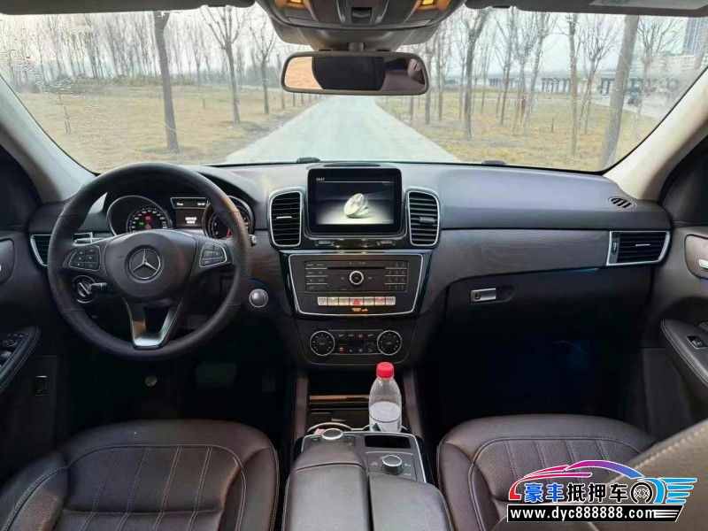 16年奔驰GLE轿车抵押车出售