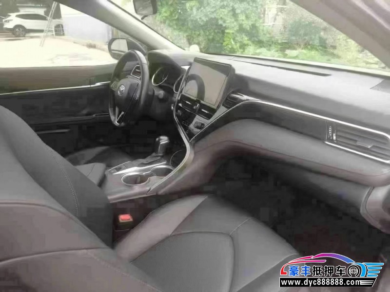 22年丰田凯美瑞轿车抵押车出售