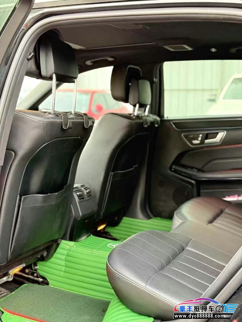 14年奔驰E轿车抵押车出售