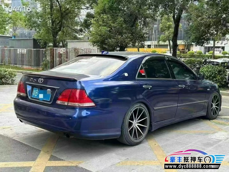 05年丰田皇冠轿车抵押车出售