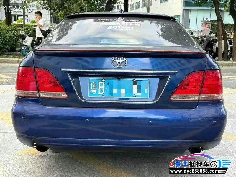 05年丰田皇冠轿车抵押车出售