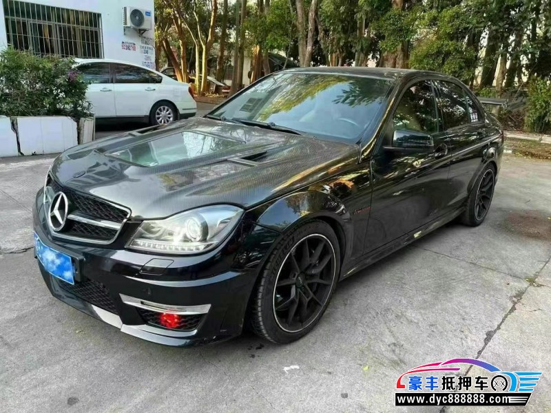 13年奔驰C轿车抵押车出售