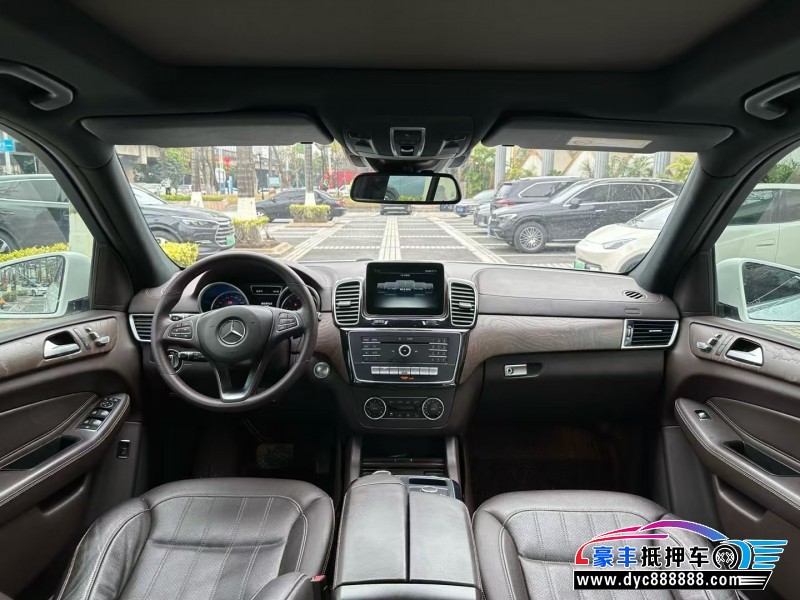 17年奔驰GLE轿车抵押车出售