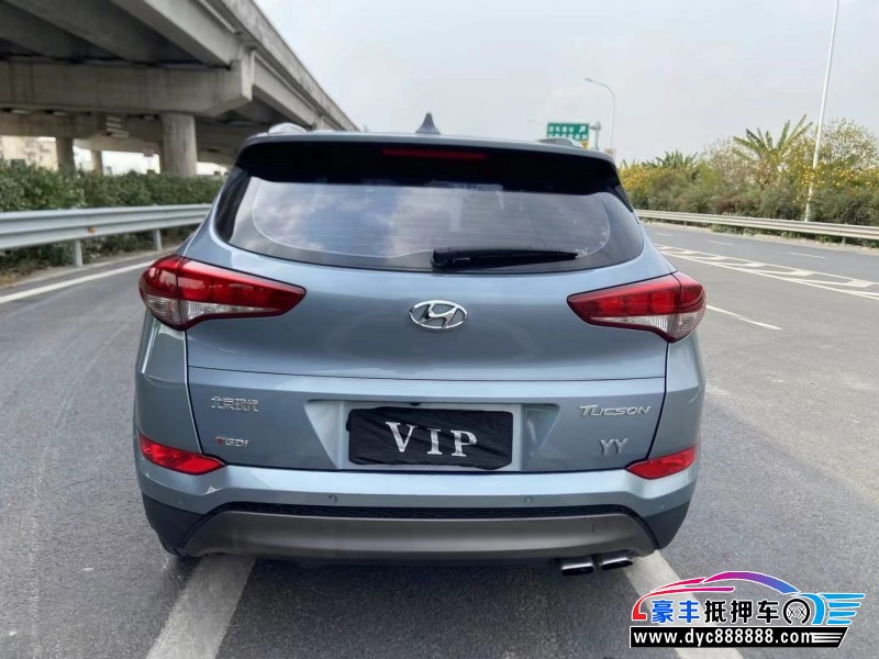 15年现代途胜轿车抵押车出售