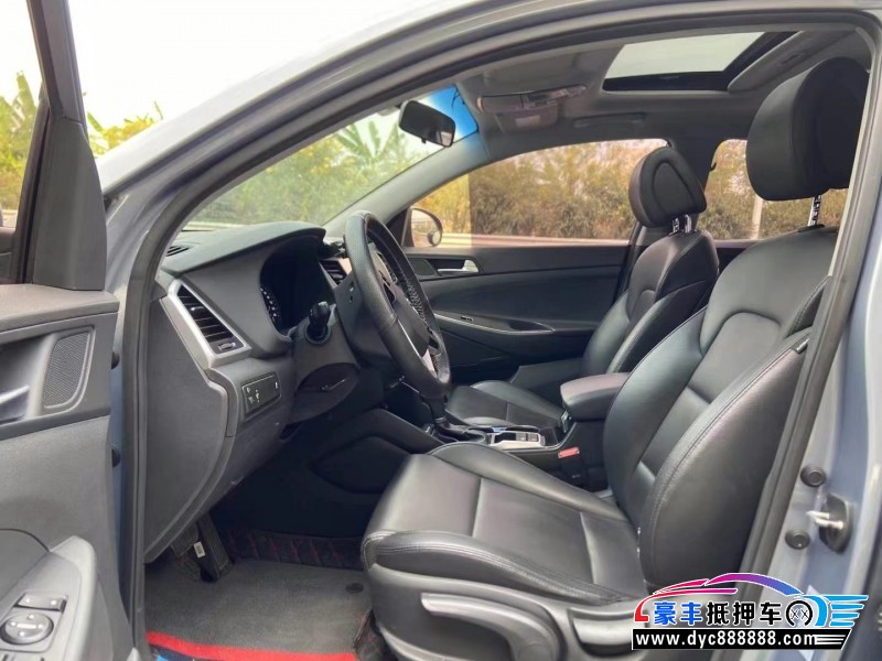 15年现代途胜轿车抵押车出售