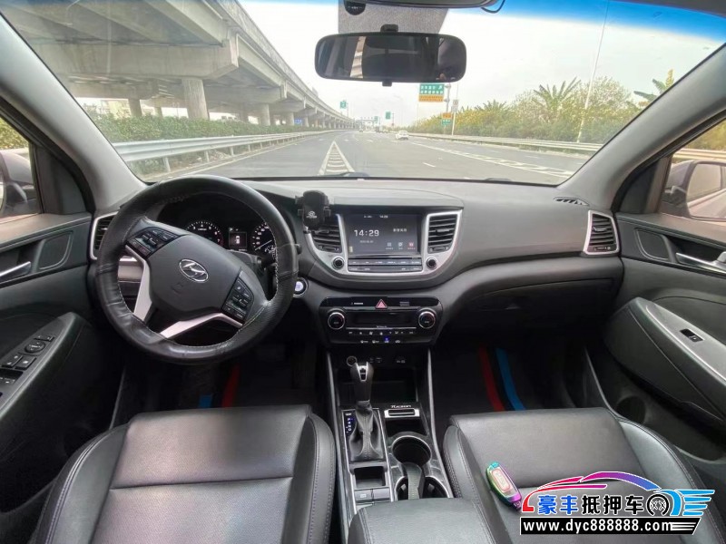 15年现代途胜轿车抵押车出售