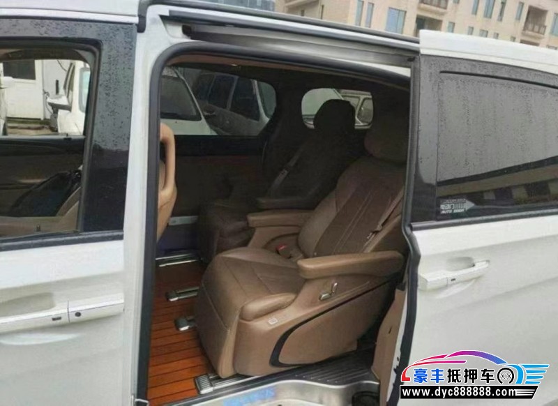 20年别克GL8轿车抵押车出售