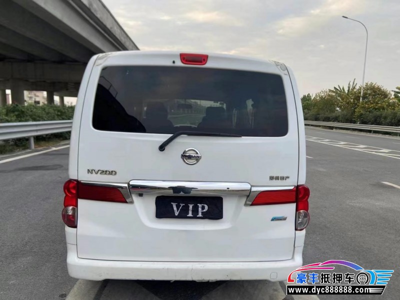 15年日产NV200轿车抵押车出售
