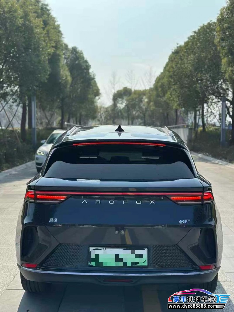 23年极狐阿尔法T轿车抵押车出售