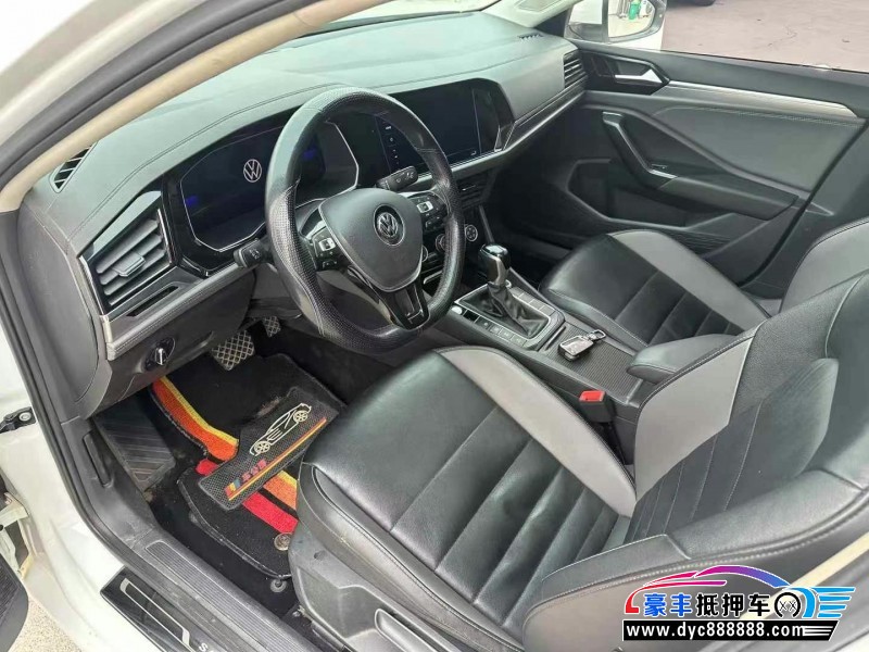 21年大众速腾轿车抵押车出售