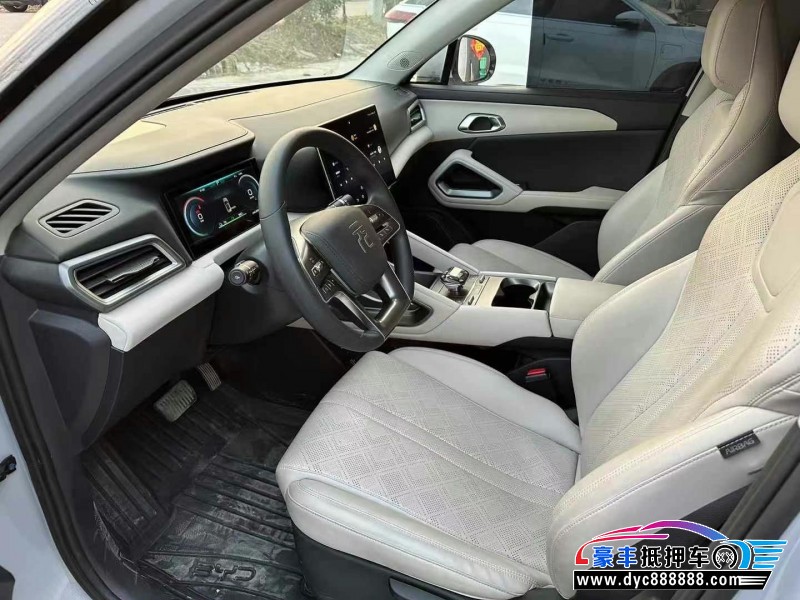 24年比亚迪元轿车抵押车出售