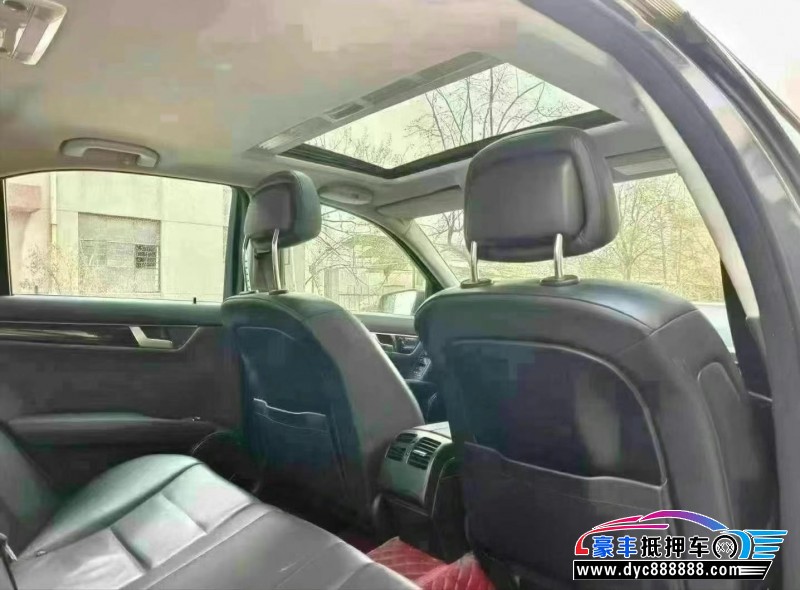 13年奔驰C轿车抵押车出售