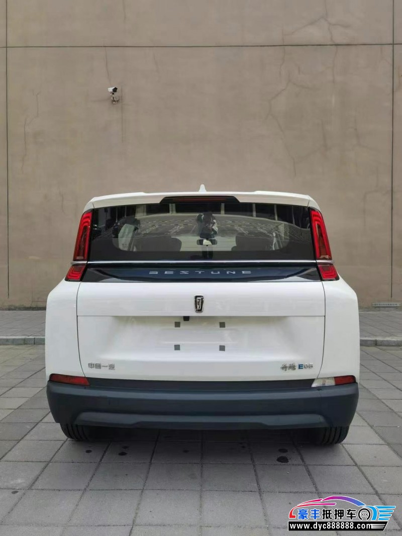 24年奔腾E05轿车抵押车出售