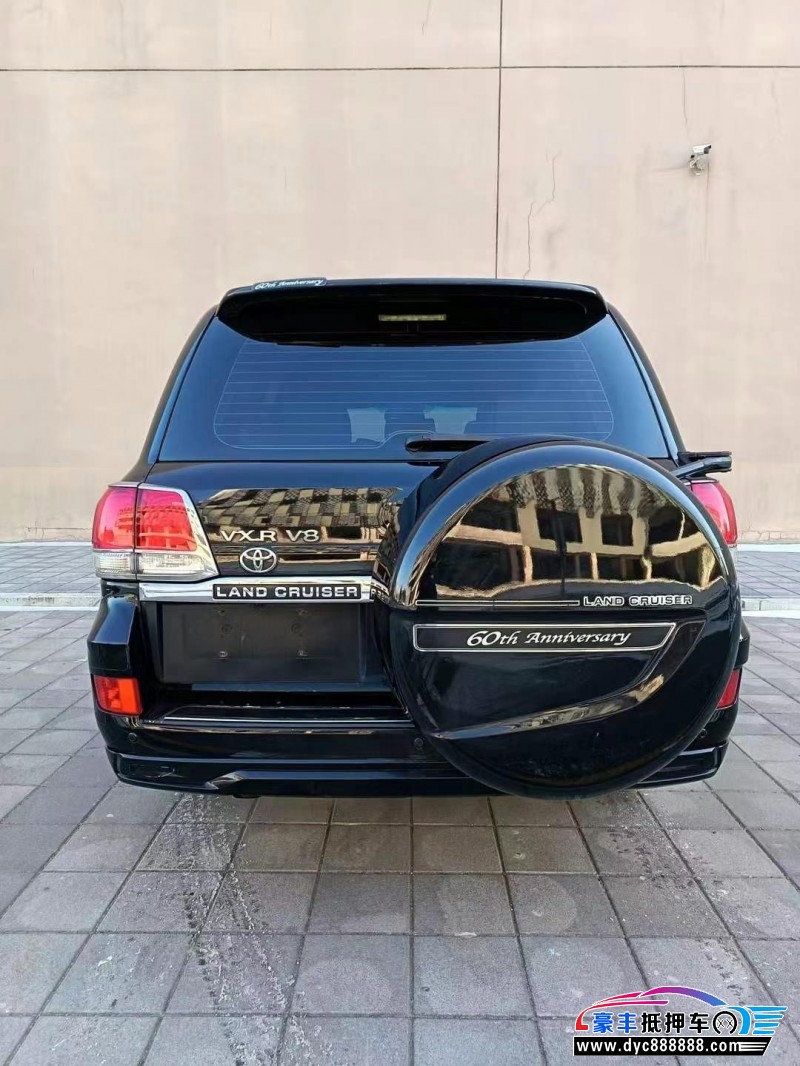 12年丰田兰德酷路泽（陆巡）轿车抵押车出售