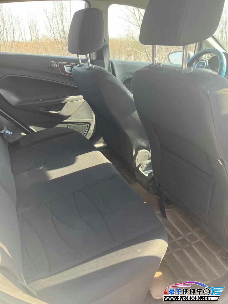 14年福特嘉年华轿车抵押车出售