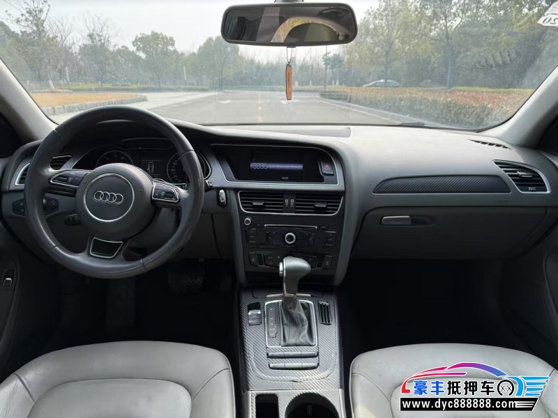 12年奥迪A4L轿车抵押车出售