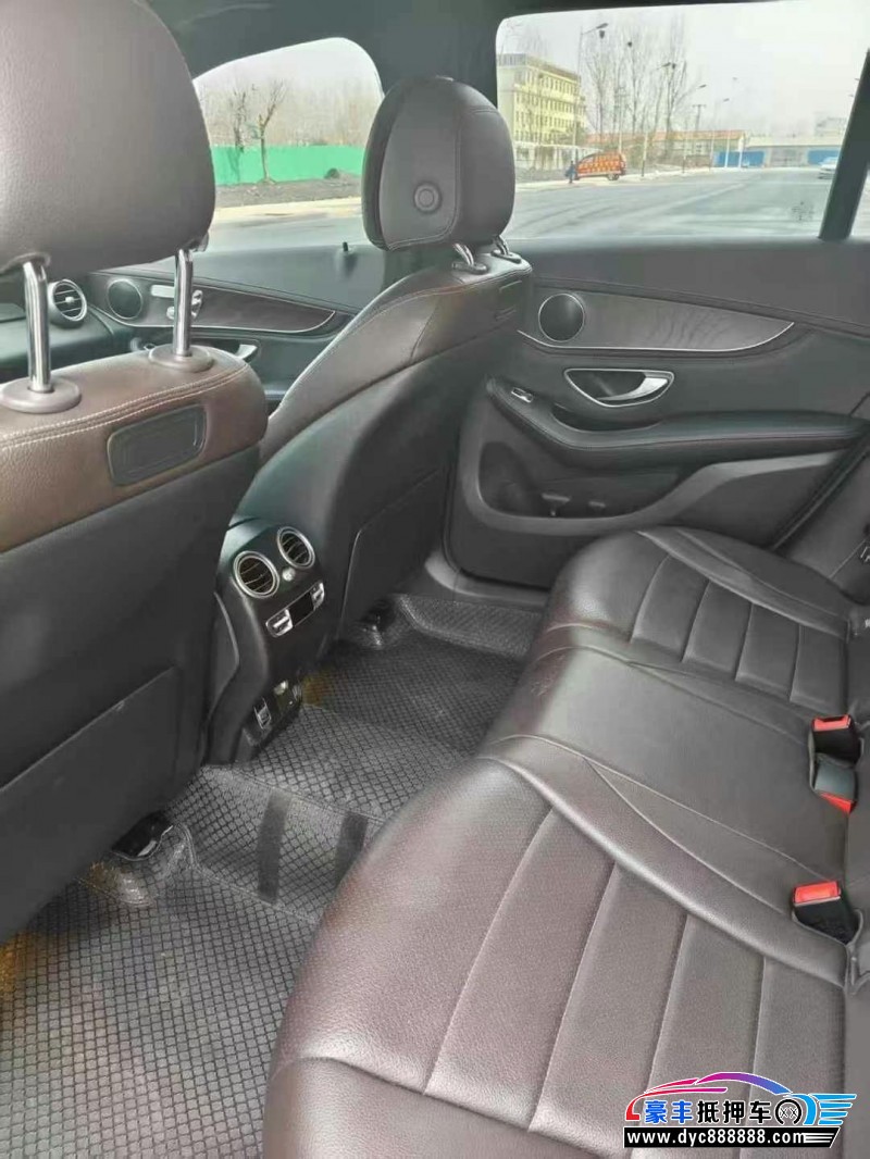 18年奔驰GLC轿车抵押车出售