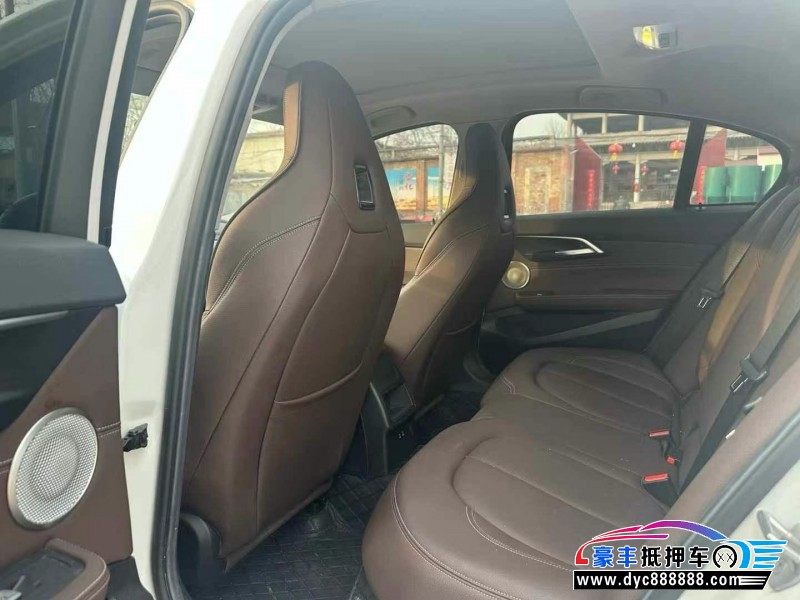 23年宝马1系轿车抵押车出售