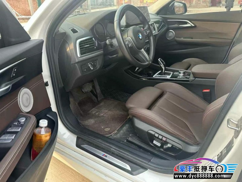 23年宝马1系轿车抵押车出售