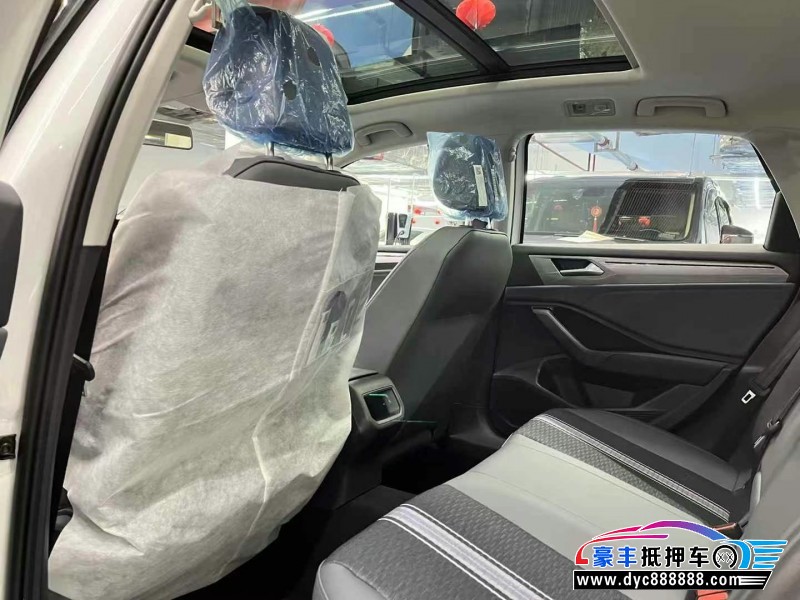 25年大众速腾轿车抵押车出售