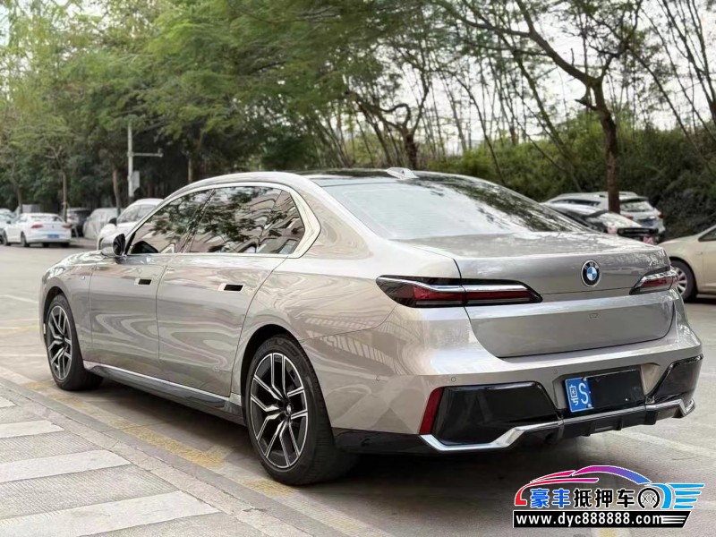 23年宝马7系轿车抵押车出售