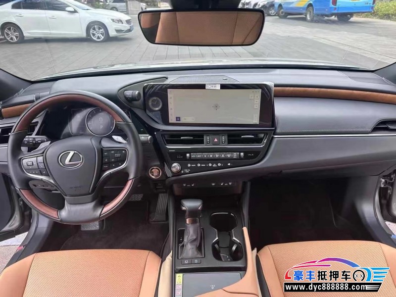 22年雷克萨斯ES轿车抵押车出售