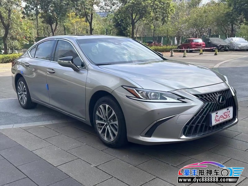 22年雷克萨斯ES轿车抵押车出售