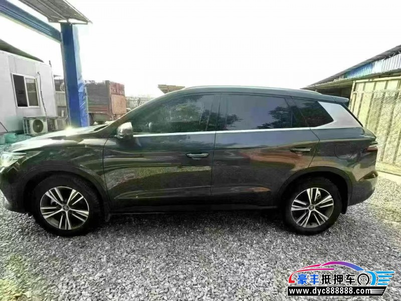 20年比亚迪宋轿车抵押车出售