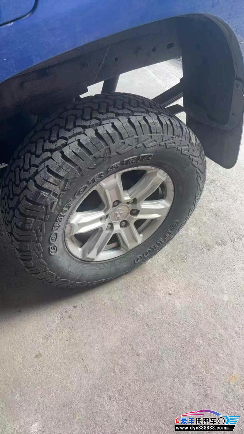 19年上汽大通T70轿车抵押车出售