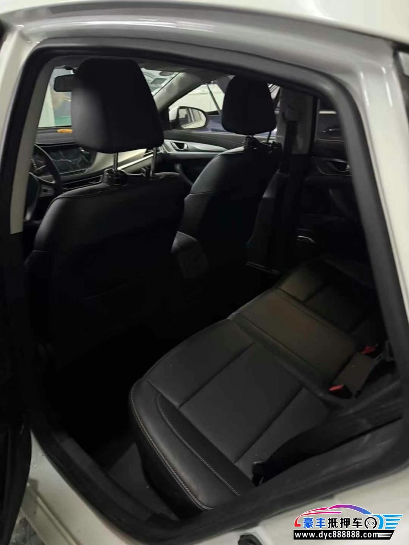 20年长安逸动轿车抵押车出售