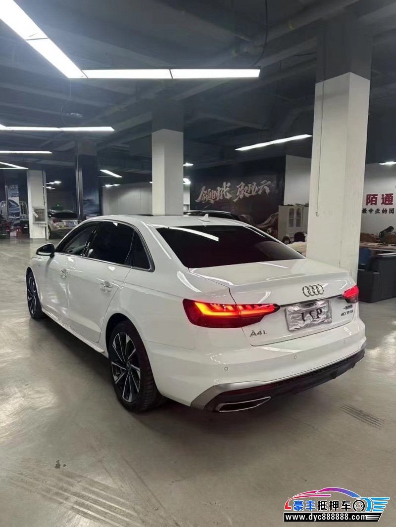 24年奥迪A4L轿车抵押车出售