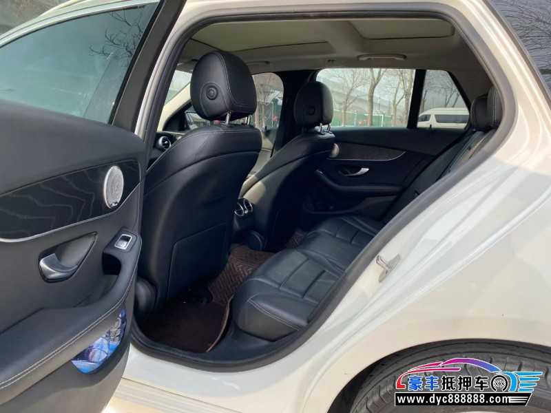 21年奔驰C轿车抵押车出售