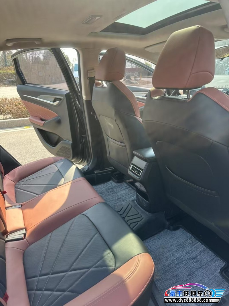 23年长安逸动轿车抵押车出售