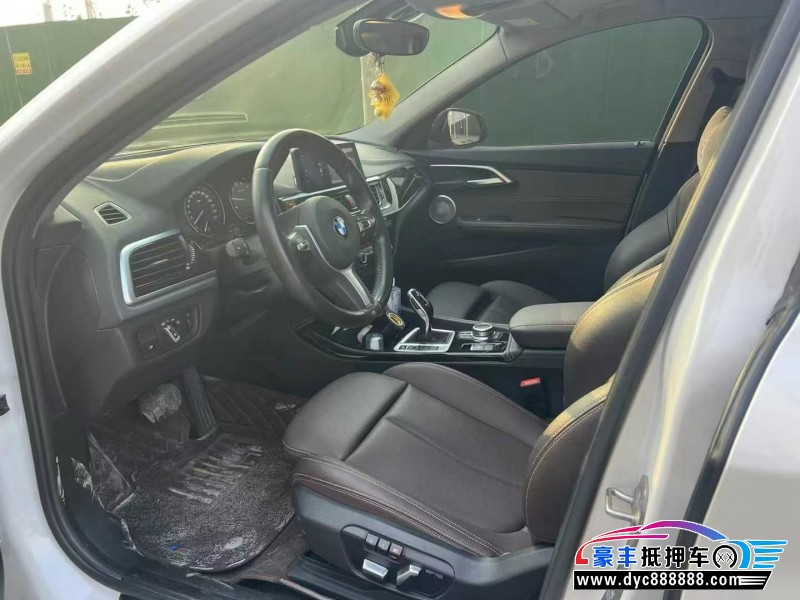 20年宝马1系轿车抵押车出售