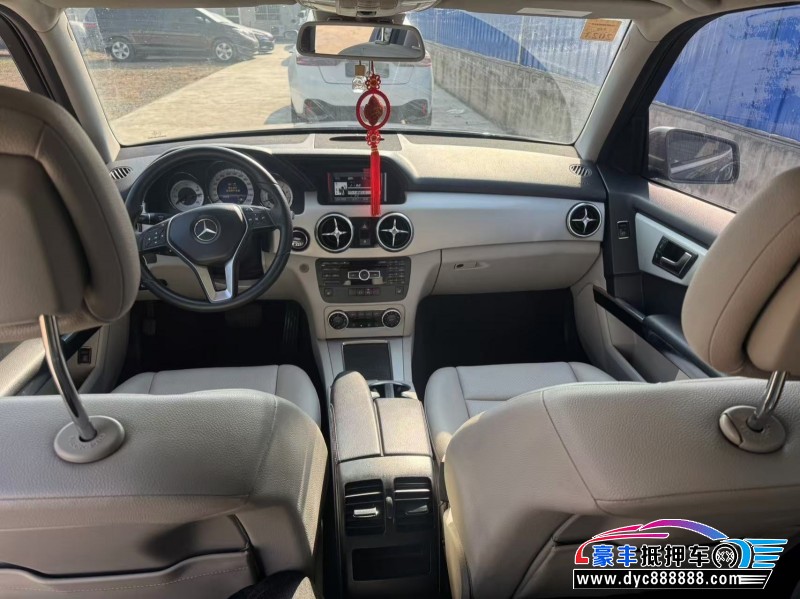 13年奔驰GLK轿车抵押车出售