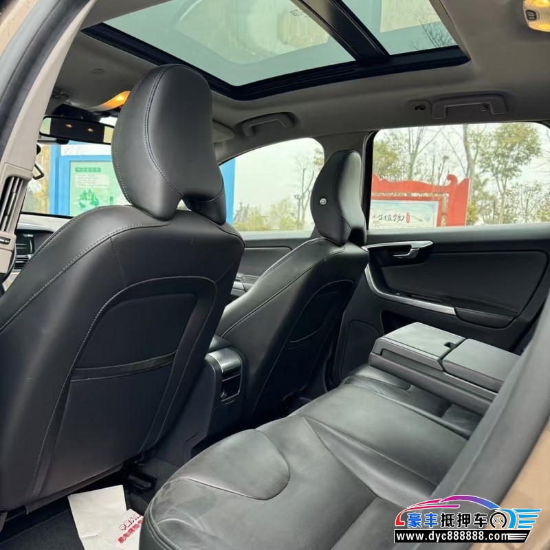 15年沃尔沃XC60轿车抵押车出售