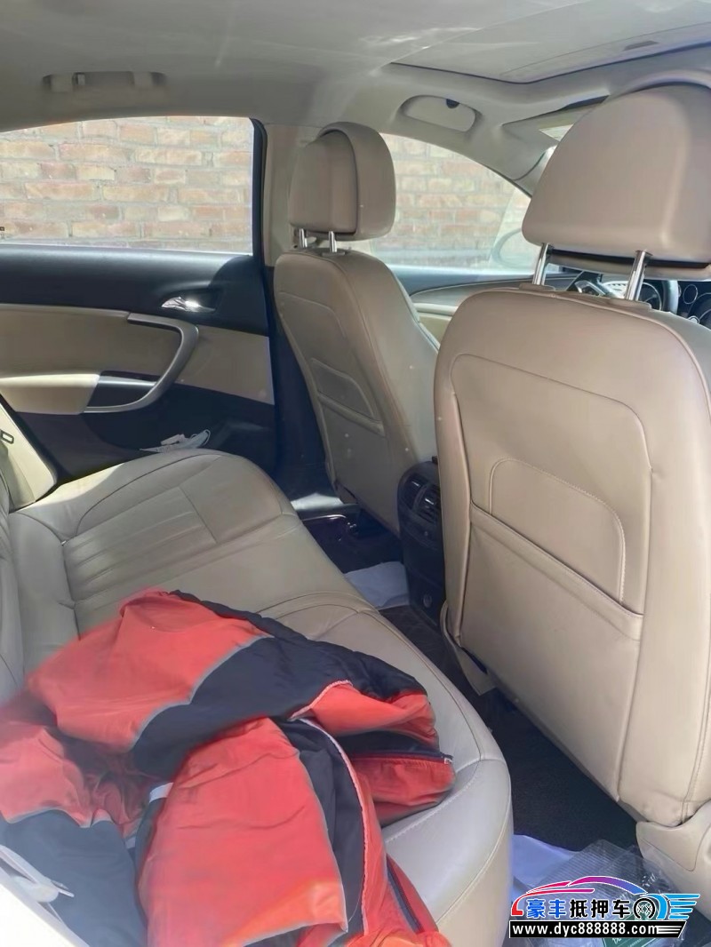 13年别克君威轿车抵押车出售