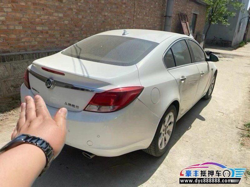 13年别克君威轿车抵押车出售