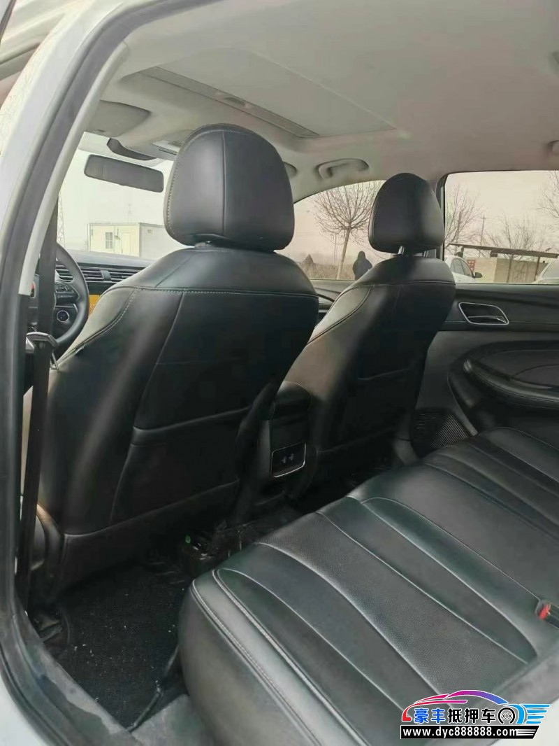 20年荣威i5轿车抵押车出售