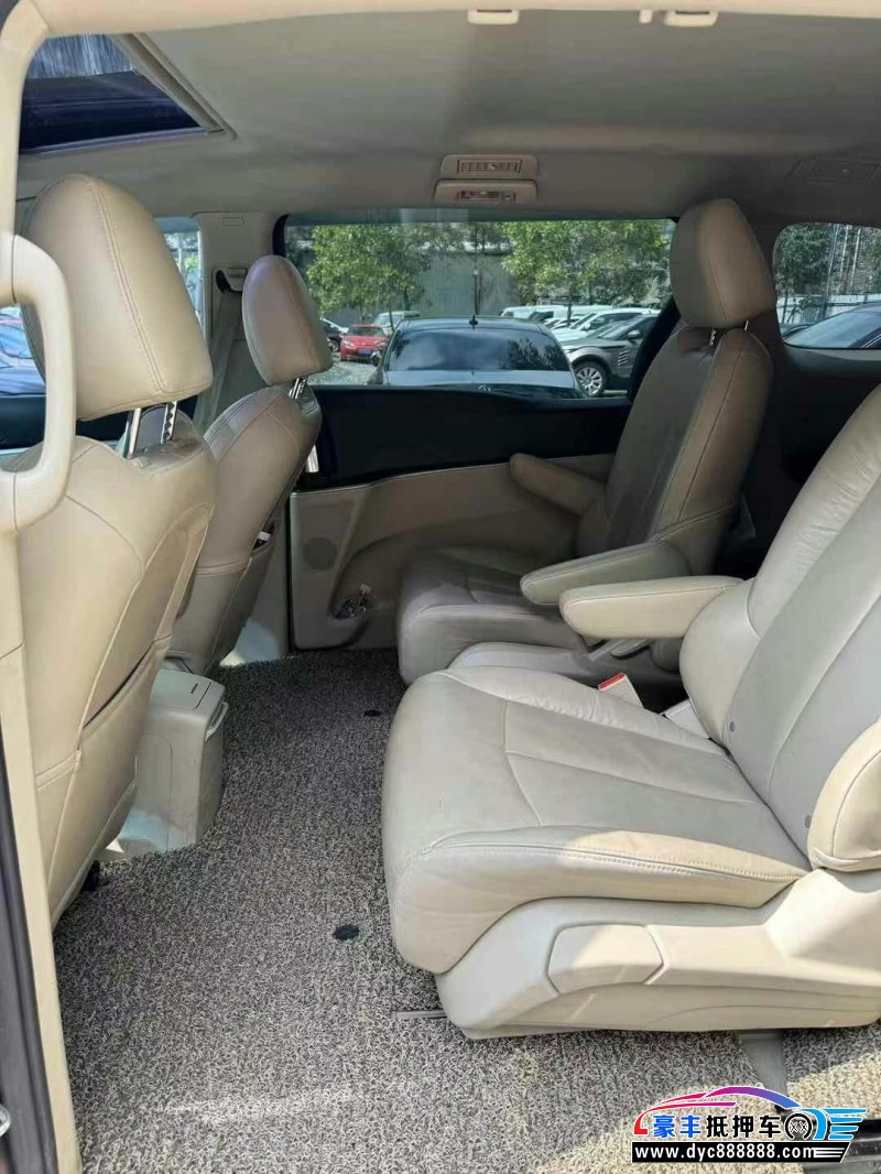 17年别克GL8轿车抵押车出售