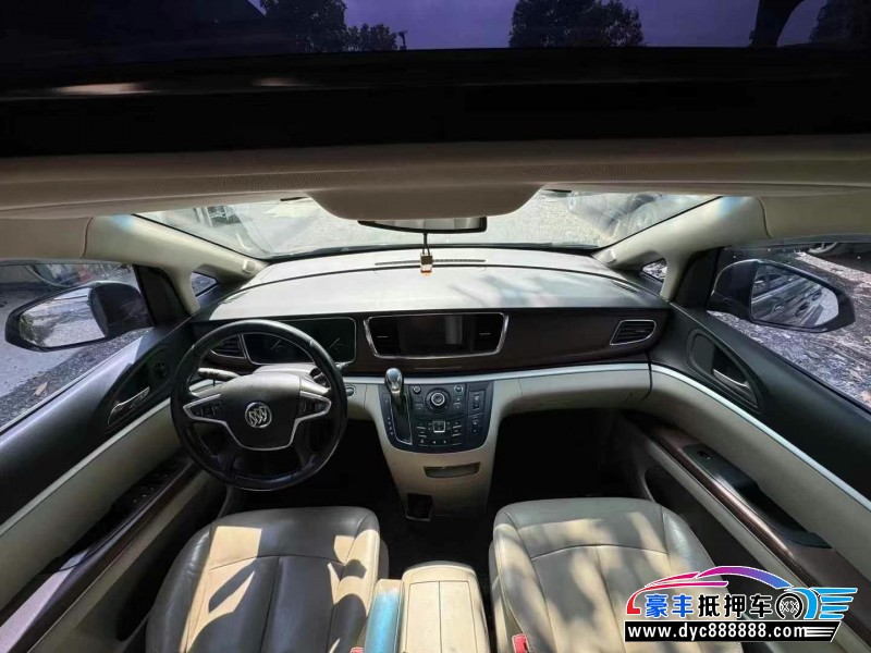 17年别克GL8轿车抵押车出售