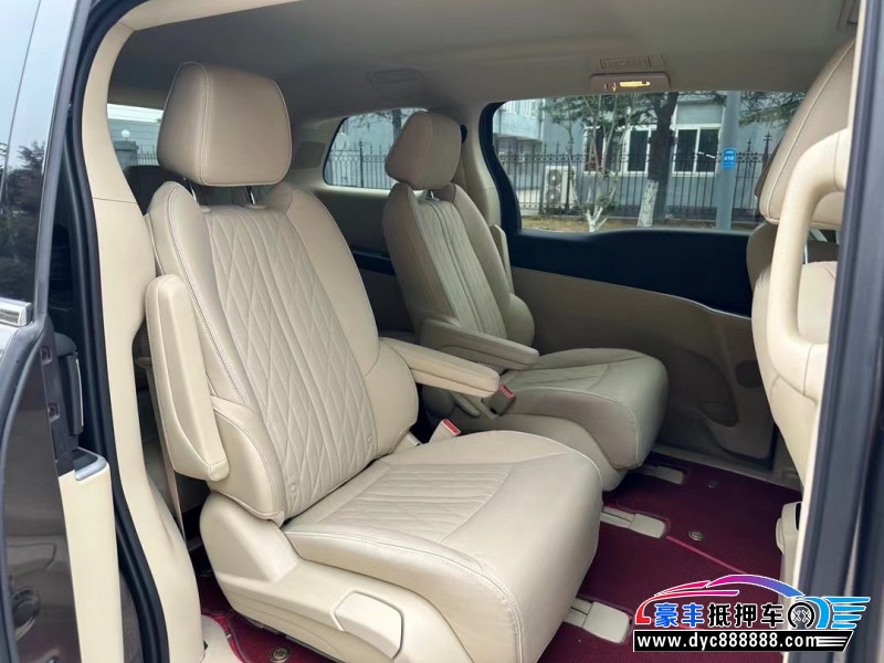 25年别克GL8轿车抵押车出售