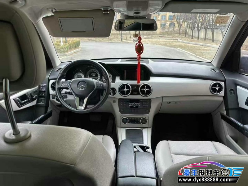 13年奔驰GLK轿车抵押车出售