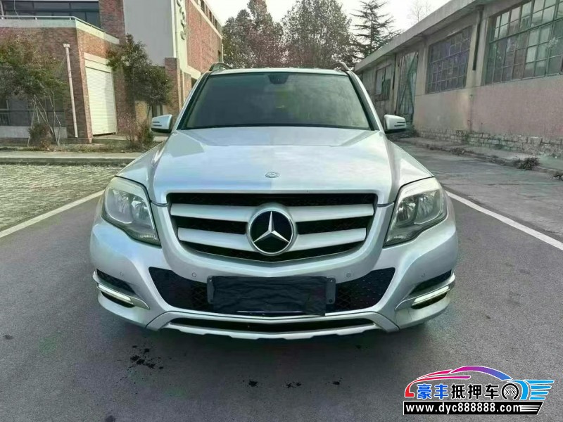 13年奔驰GLK轿车抵押车出售