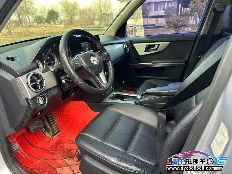 13年奔驰GLK轿车抵押车出售