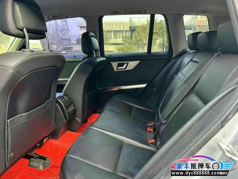 13年奔驰GLK轿车抵押车出售