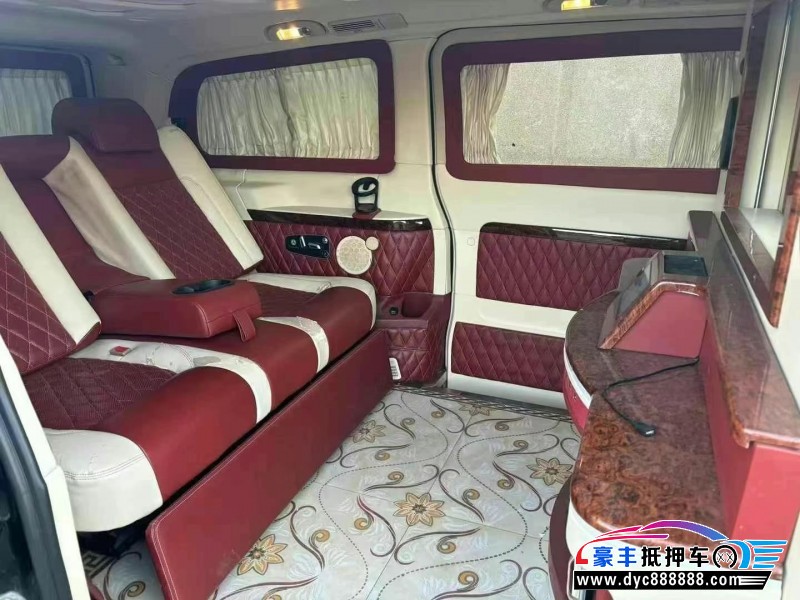 17年奔驰唯雅诺轿车抵押车出售