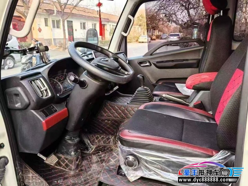 23年福田领航轿车抵押车出售